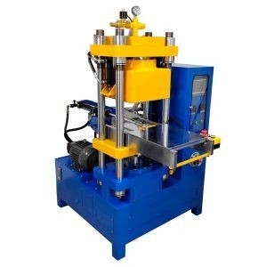 Macchina per stampare a vuoto e vulcanizzare, macchina per la fabbricazione di etichette