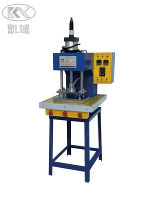 Un buon prezzo. Macchina di incisione del logo in cuoio TPU industriale per abbigliamento in T-shirt in linea