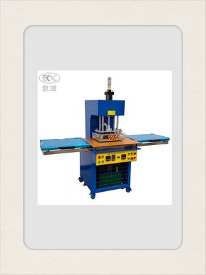 KY-0205 Creare etichette di abbigliamento uniche con una macchina di rilievo di abbigliamento a temperatura e pressione regolabile