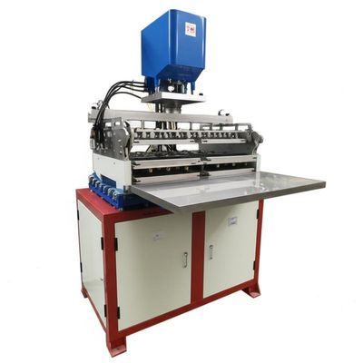 Un buon prezzo. Upgrade Your Production Line with Our Advanced Silicone Embossing Machine Machine Size 200X150x168cm in linea